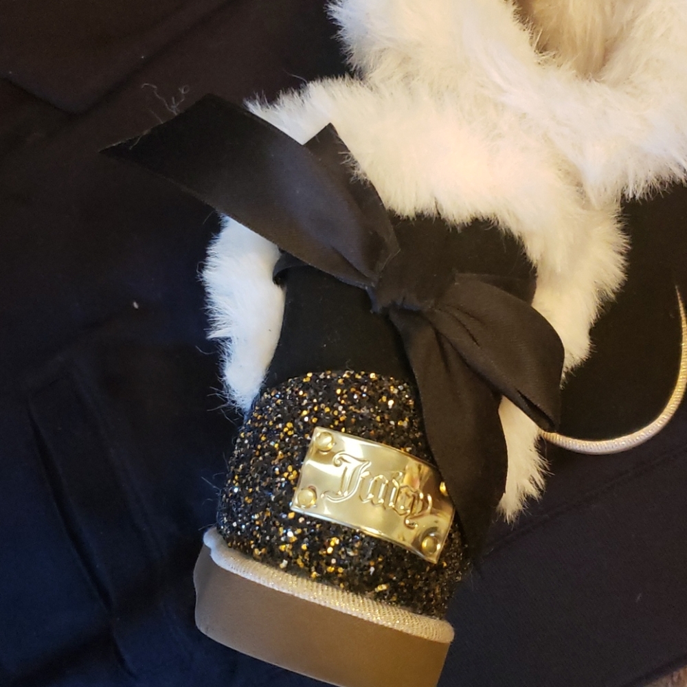 Shoe - Picture 2 of 3